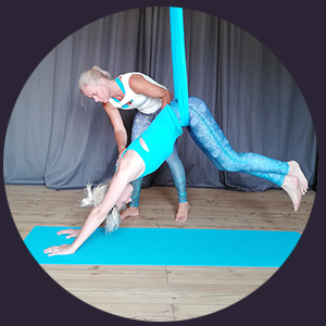 ÜberGlücklich - Ausbildungen Aerial Yoga ÜberGlücklich - Ausbildungen Aerial Yoga