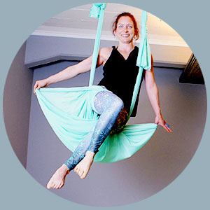 ÜberGlücklich - Ausbildung Aerial Yoga Akrobatik